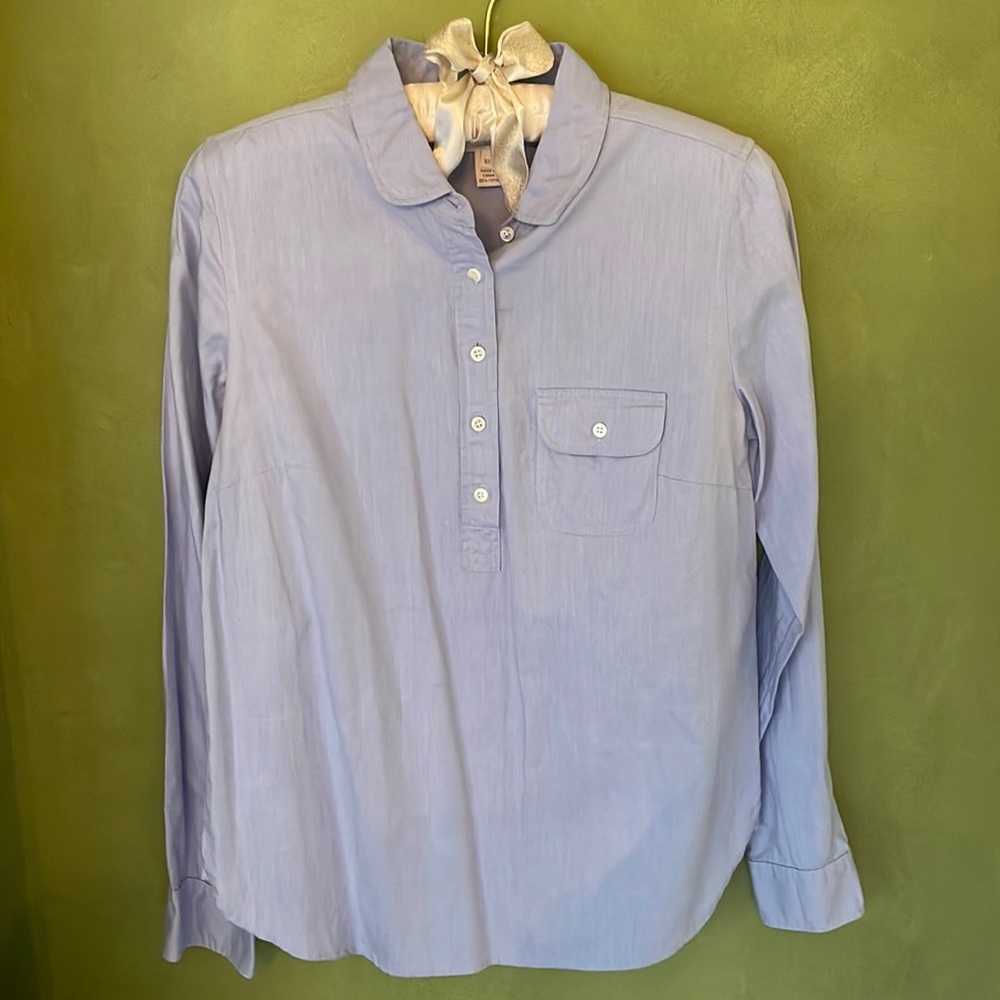 J Crew crisp classic blue button down pull over top